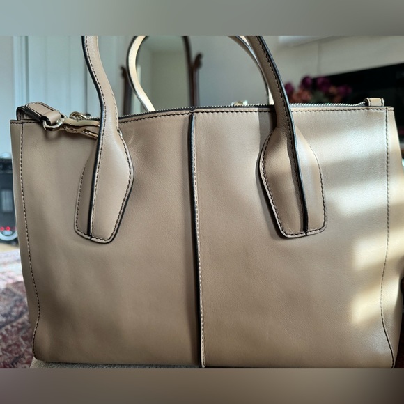 Tod's Handbags - The iconic Tod's D Bag